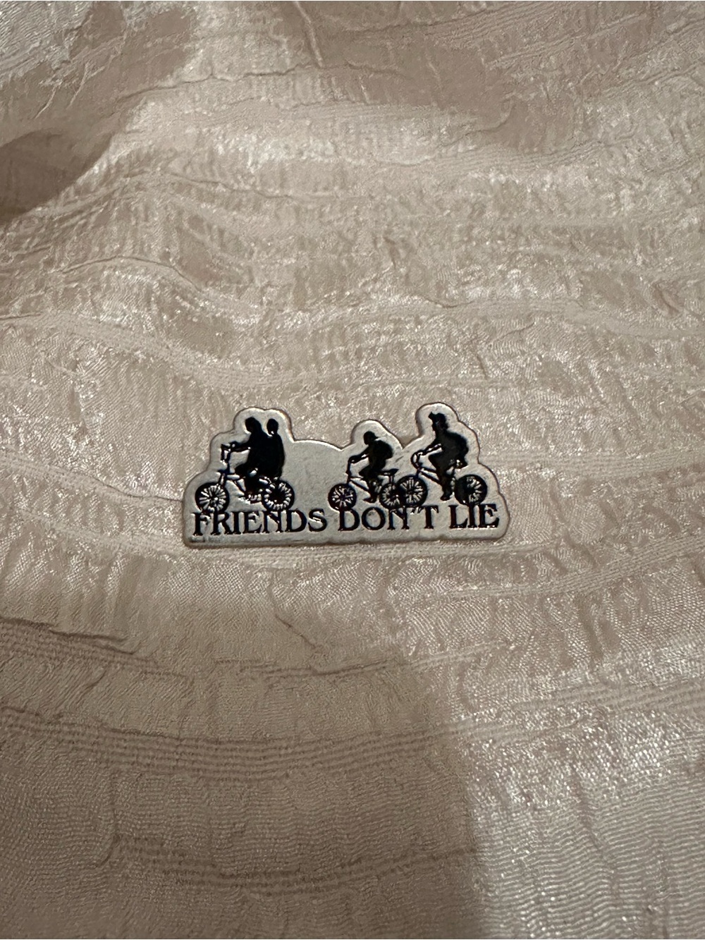 Stranger Things Netflix Friends don’t Lie Metal pin